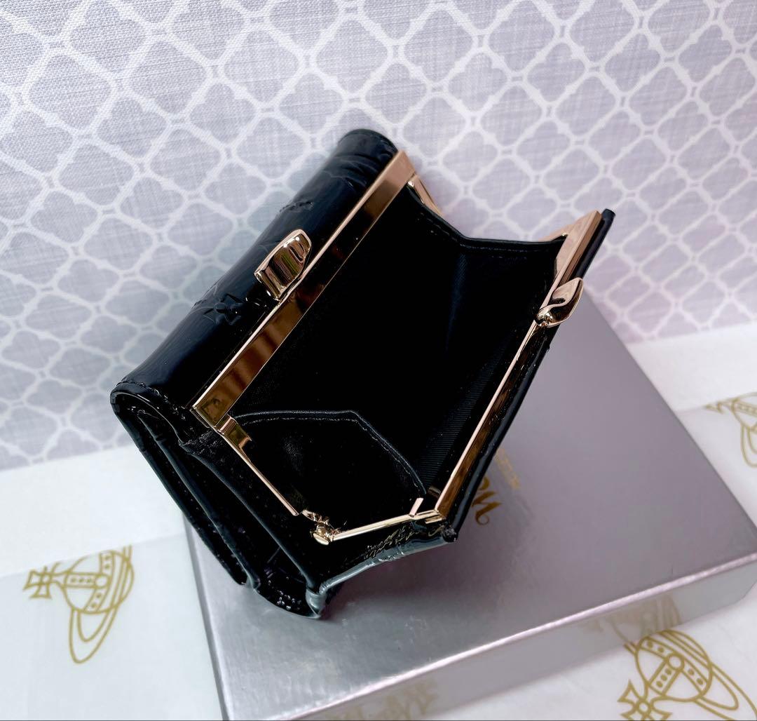 【大人気✨️ショッパー付】新品 Vivienne Westwoodエナメル黒