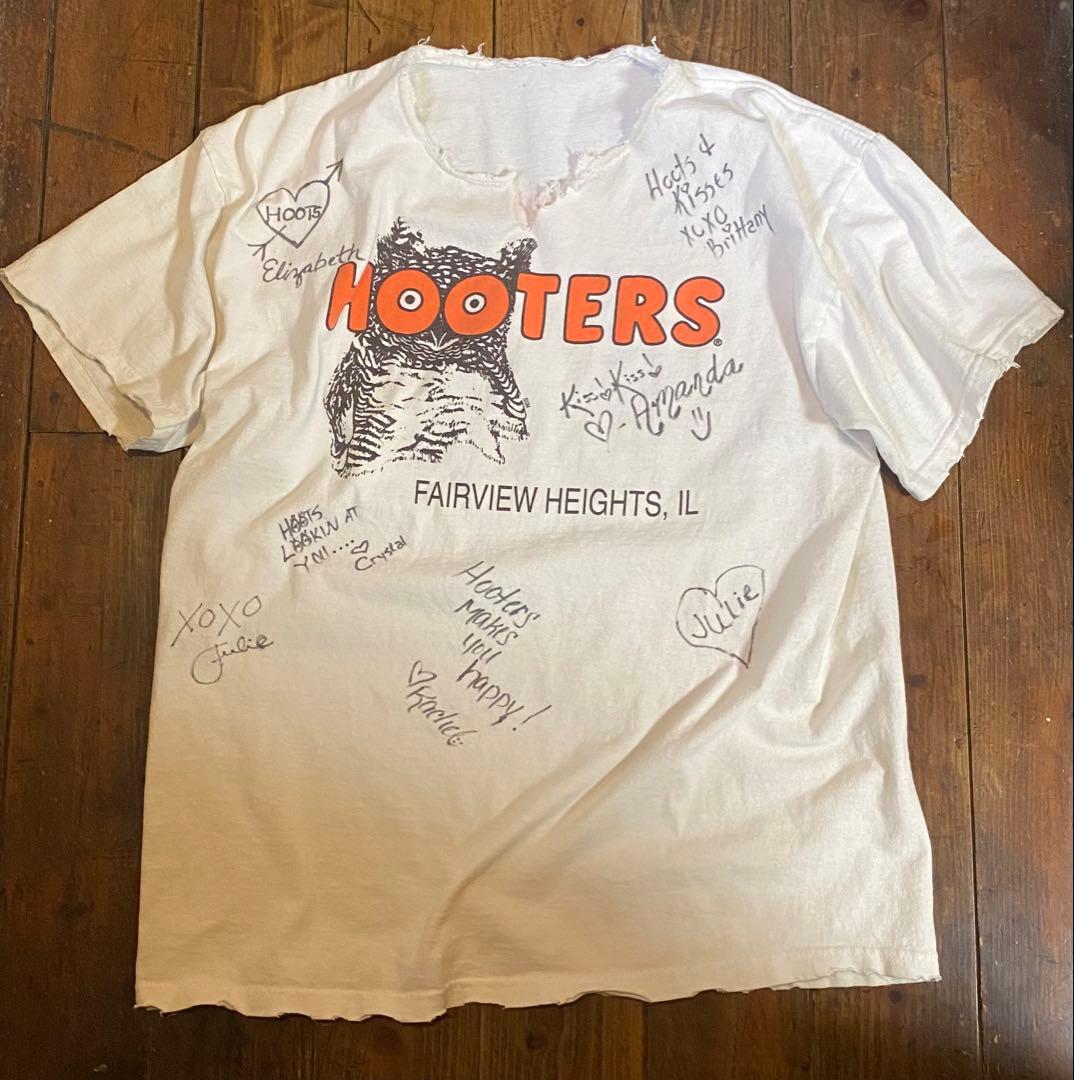 90s US古着 サイン入りフーターズ ヴィンテージ Tシャツ 白 ダメージ