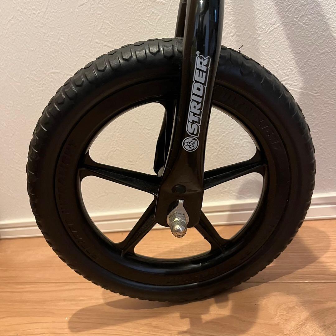 極美品STRIDER SPORTS ブラック ストライダー バランスバイク