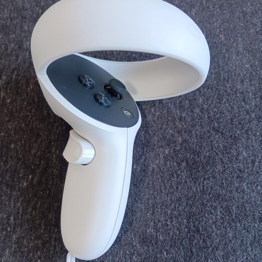 () Quest 2 64GB コントローラー付属 VR