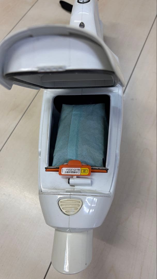 Makita スティッククリーナーCL107FD 純正バッテリー純正充電器