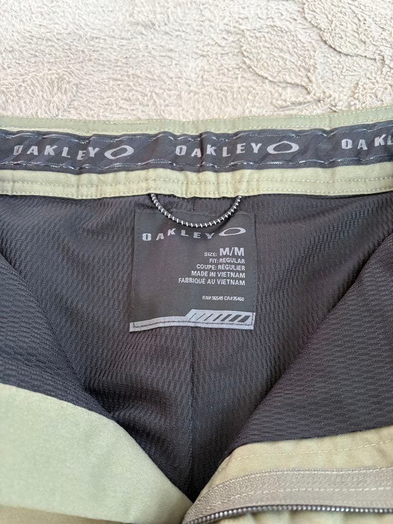 Oakley スノーボードパンツ (Mサイズ)新品同様