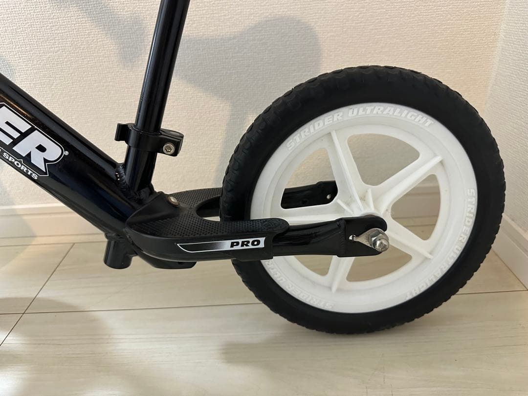 美品　ストライダー12インチ