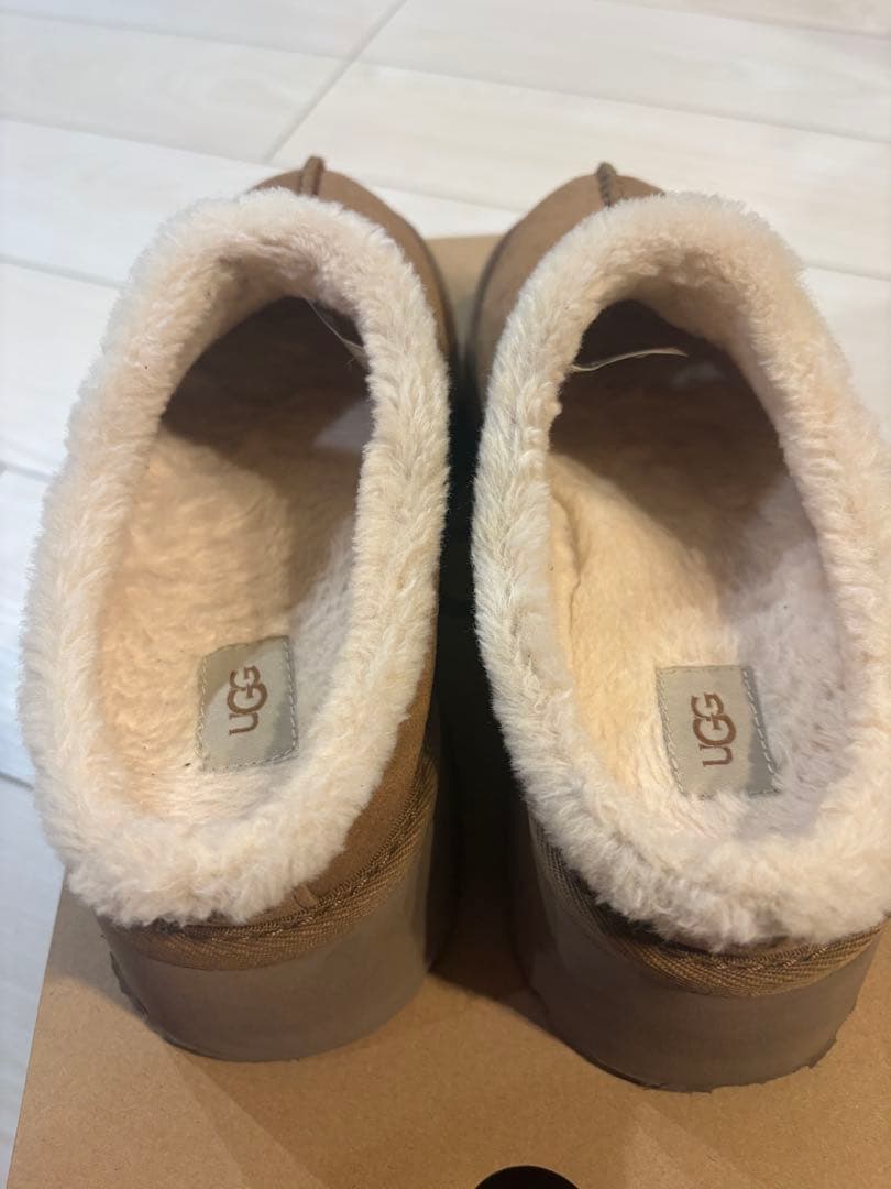 ま*み様 UGG 靴