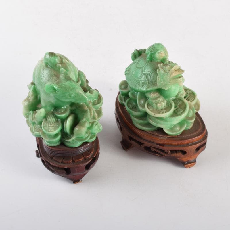 中国　玉石岫玉風　樹脂練物　鼠神獣像　置物　唐木台付　2点　N　4700