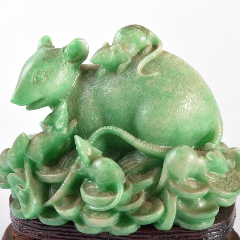 中国　玉石岫玉風　樹脂練物　鼠神獣像　置物　唐木台付　2点　N　4700