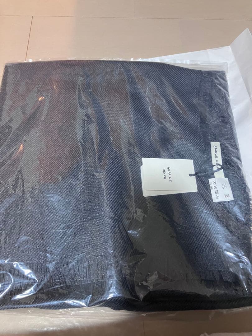 新品未使用【ミモレ別注】アソースメレのカシミヤシルク混ストール　チャコールグレー