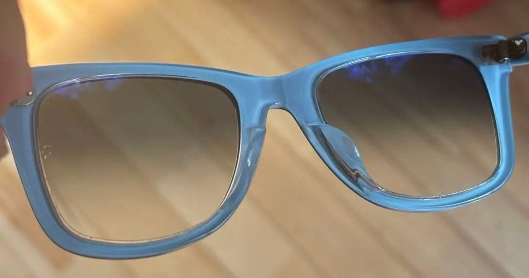 Raybanの定番モデル WAYFARER（ウェイファーラー） のサングラスです