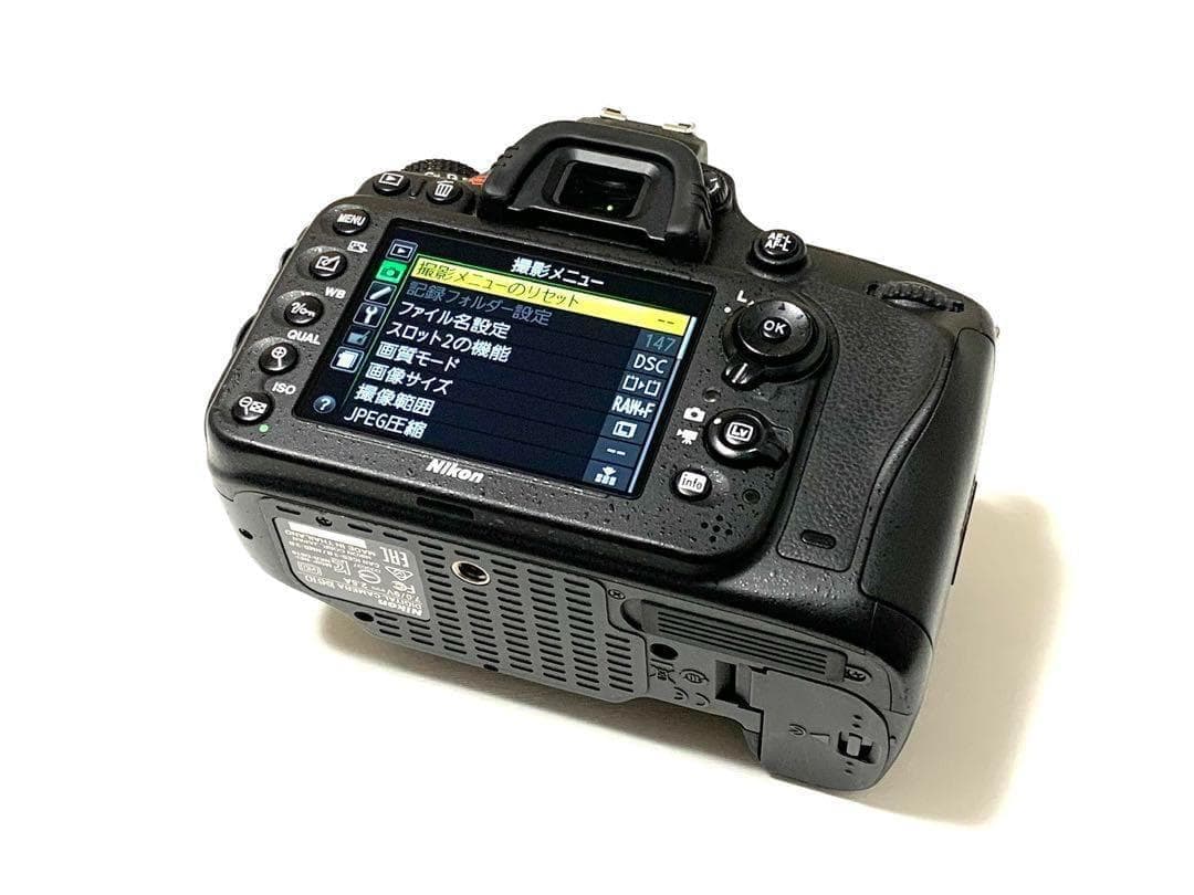 ☆撮影数8600回以下☆NikonD610美品ボディ充電器セット　FXフルサイズ