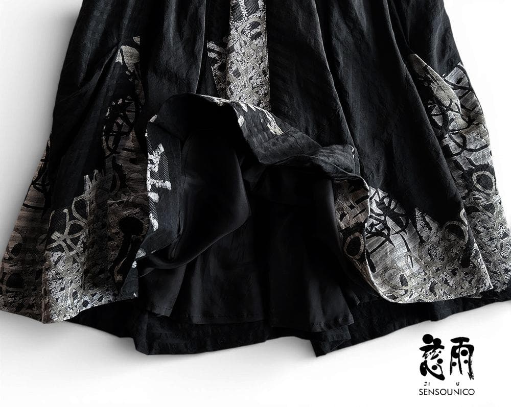 美品 慈雨/センソユニコ 通年 アート柄切替 立体フレア ロングスカート黒40L