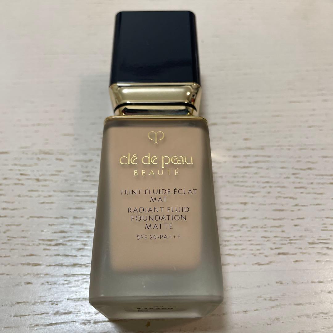 週末値下【クレ・ド・ポー】 タンフリュイドエクラ マット 30ml　オークル10