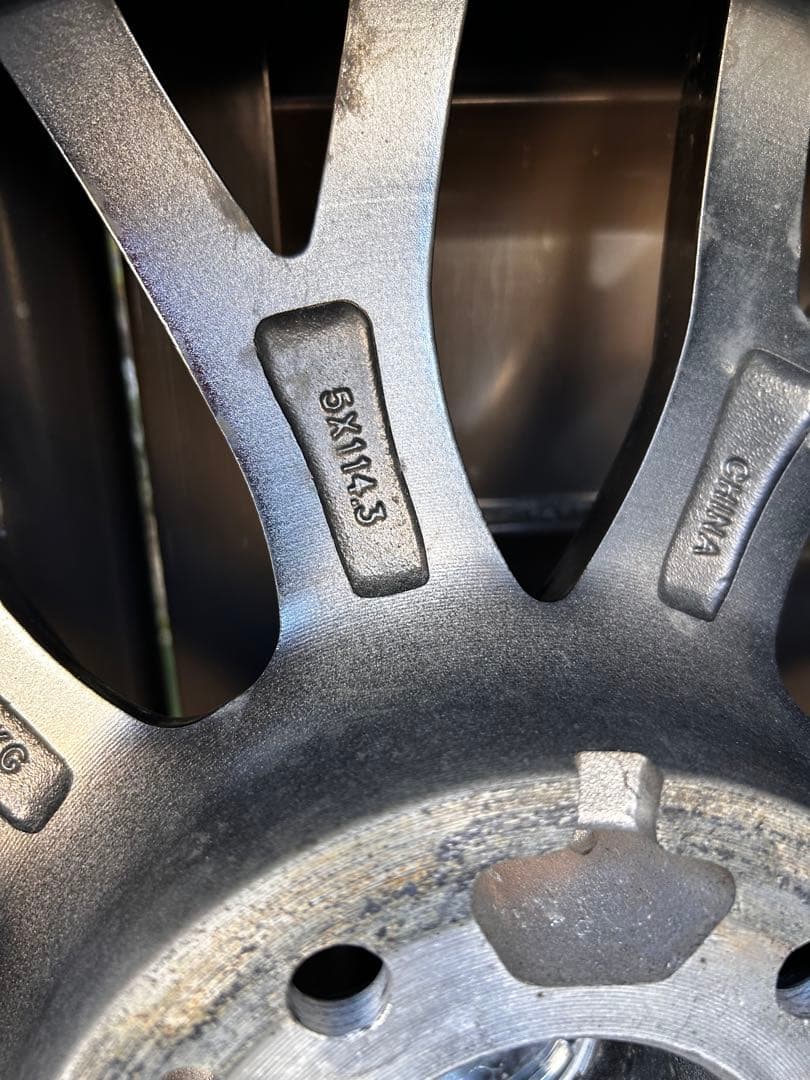 釣*郎様 送料込！2023年製スタッドレス　225/50R17 4本セット　溝あ