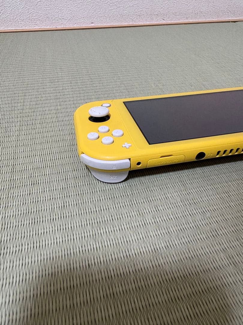 Nintendo Switch LITE イエロー