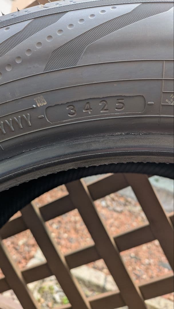新車外し 40アルファード 225/60R18 タイヤのみ 2025年34週製