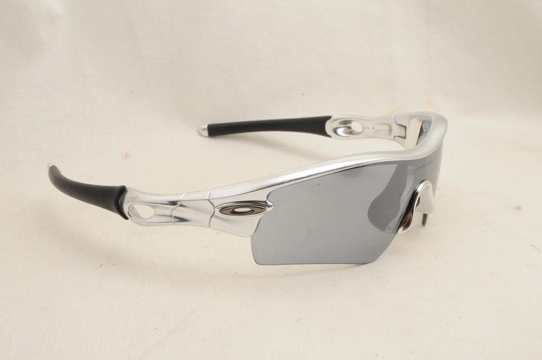 Oakley オークリー　Rader シルバー サングラス