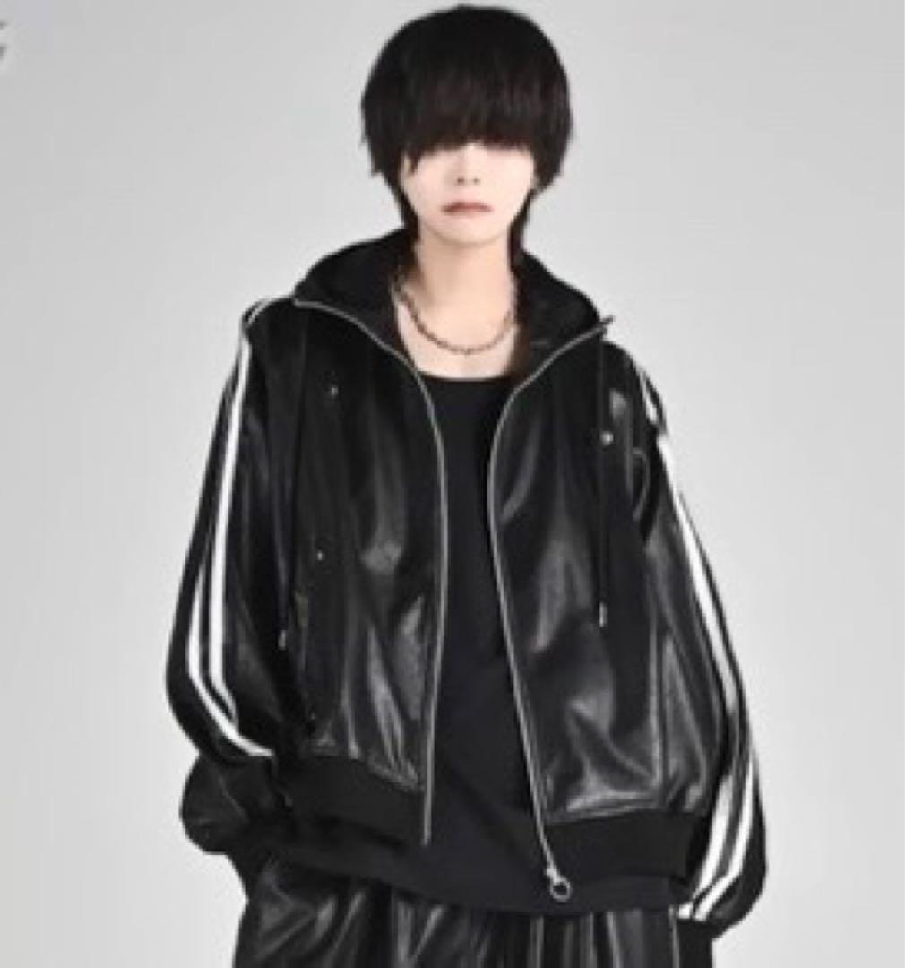 合成皮革レザー　ジップパーカー　ブルゾン