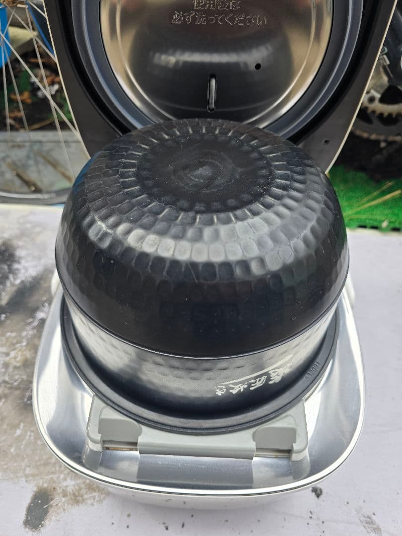 TOSHIBA 真空圧力IH炊飯器 RC-10vxt 2023