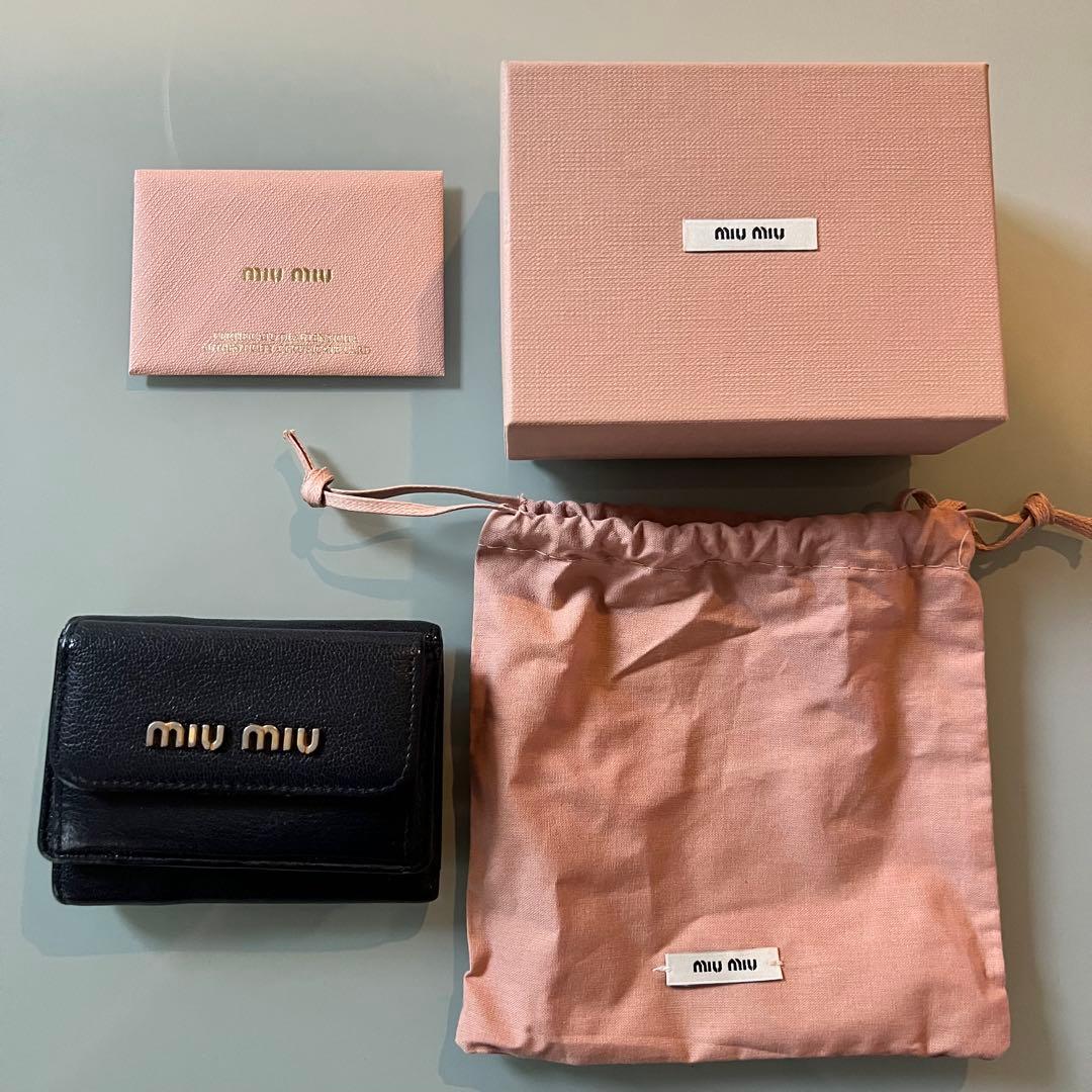 MIU MIU ミュウミュウ 三つ折り財布 nero ブラック 黒 箱付き