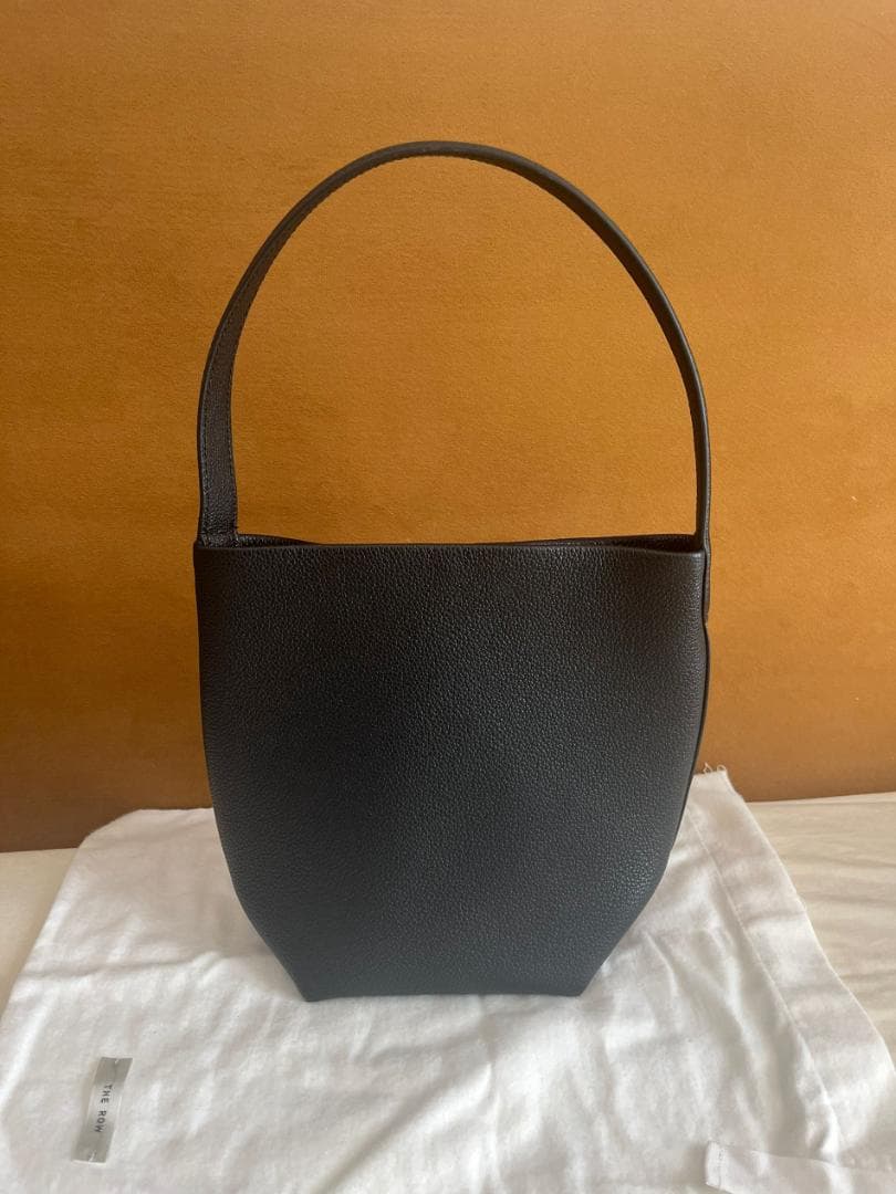 女性情報誌 THE ROW Small N/S Park Tote BLACK
