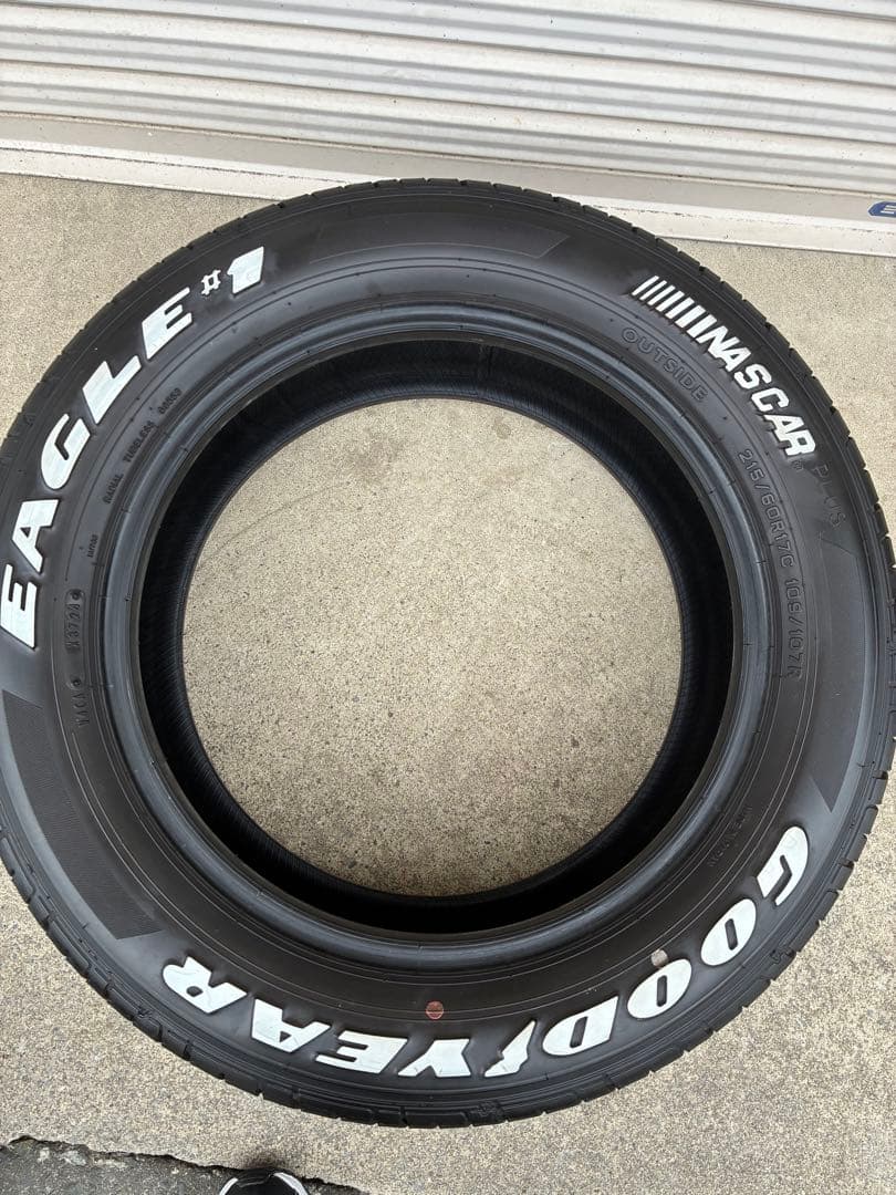 【送料込】バリ山 24年 215/60R17C 109/107R ハイエース