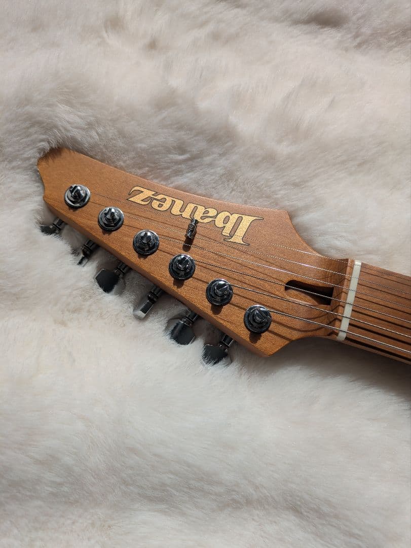 Ibanez AZ2204 PW Prestige 2025年製【未使用に近い】