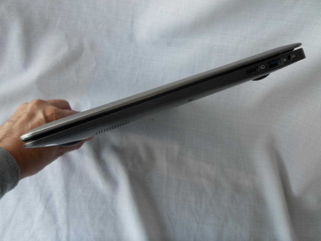 快速、薄型！EZBOOK 13.3inc SSD256GB MEM8GB