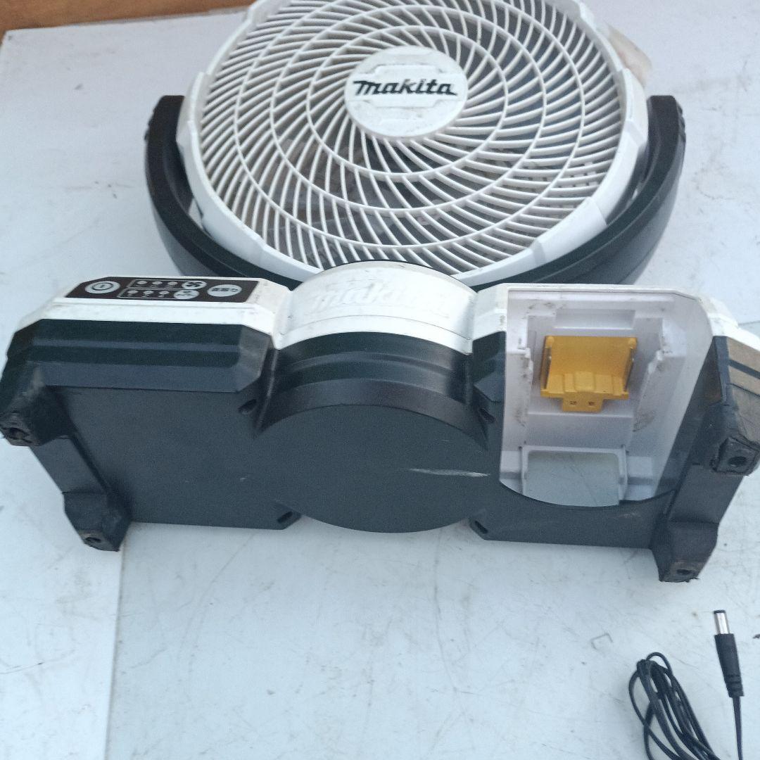 雲*渉様 ３６６６）Makita 卓上扇風機 充電式ファン　CF203D
