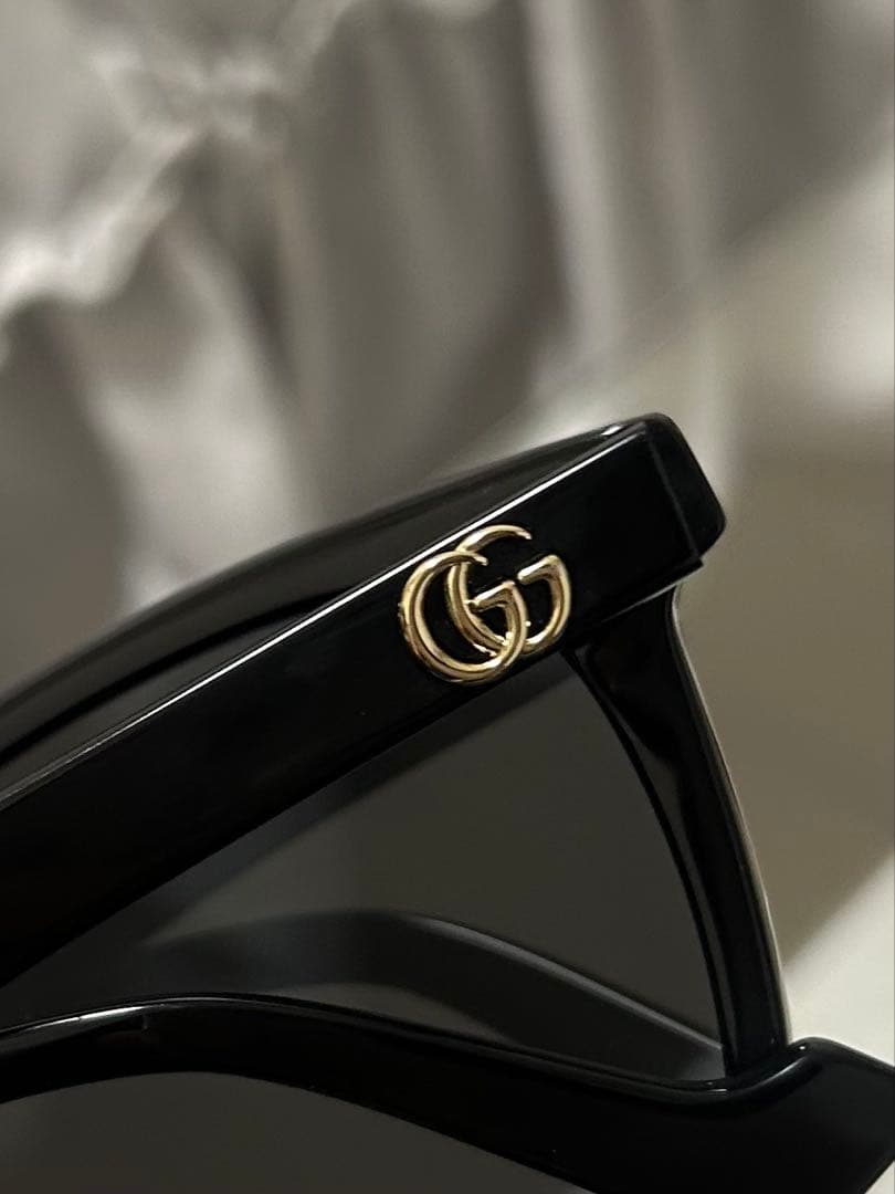 GUCCI サングラス ブラック ケース付き モデル:GG1001SK 001