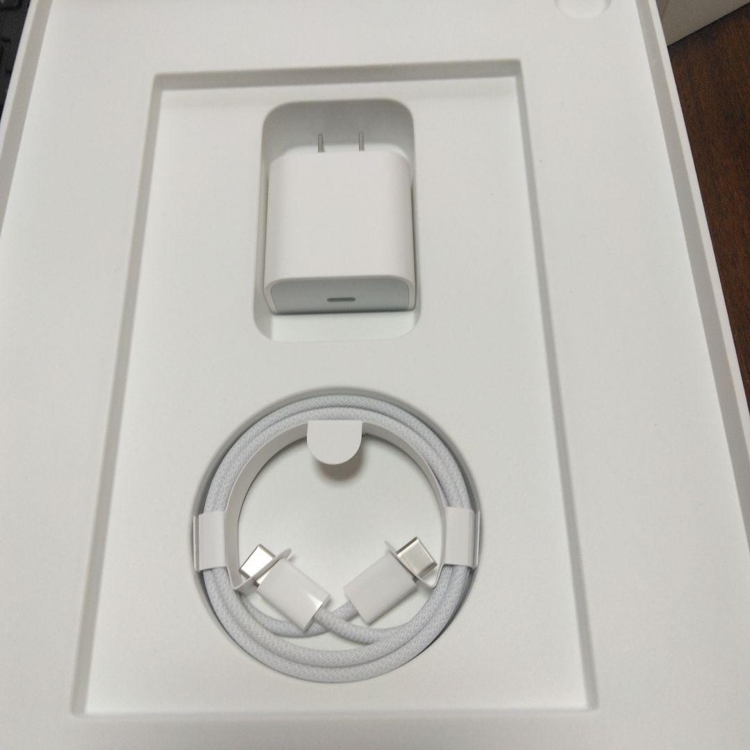 iPad 10世代 アイパッド、アイパット、ipad）　キーボードケース付き