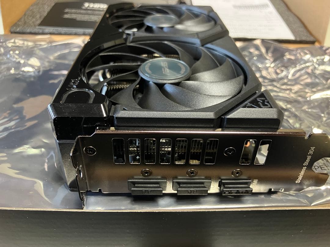 ASUS Radeon RX 9060 XT 16GB グラフィックボード