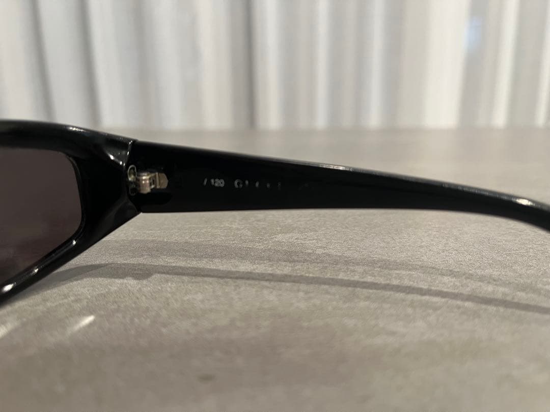 GUCCI グッチ ブラックスリムフレームサングラス