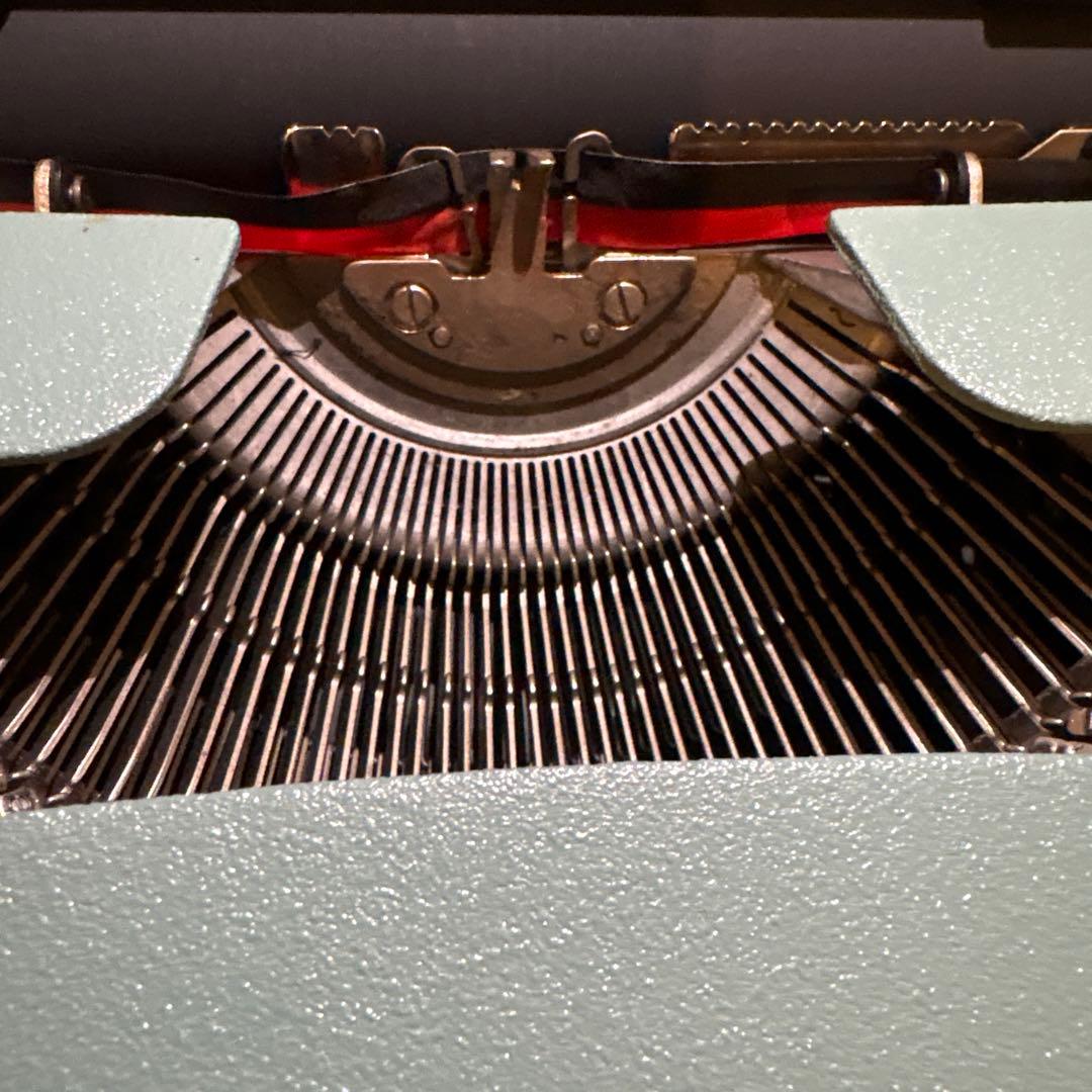 Olivetti Lettera 32 タイプライター 青
