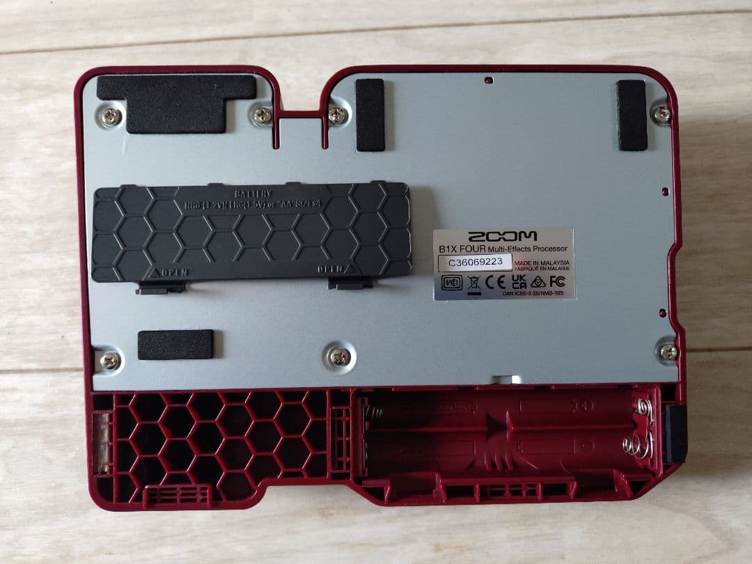 【純正アダプター付き】　ZOOM　B1X FOUR　ベース用マルチエフェクター