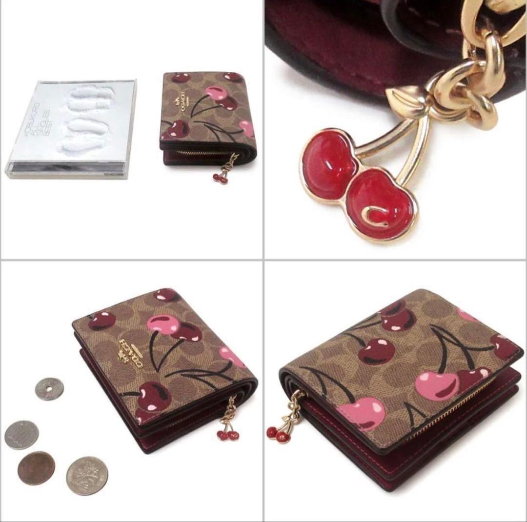 再入荷COACHコーチシグネチャーチェリープリントコンパクトウォレット
