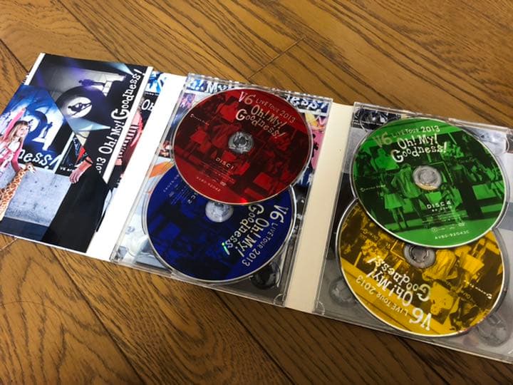 V6 OMG 初回A タンブラー&キーホルダー　公式写真