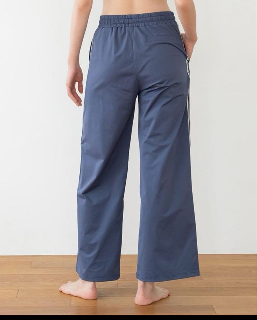 sukala スカーラ　ライントラックパンツ　ブルーグレー　M 新品