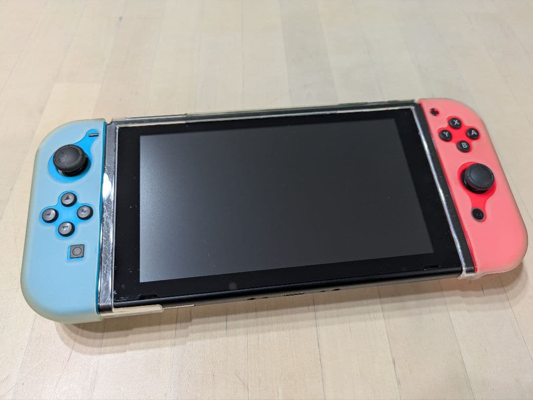 Nintendo Switch 本体 + ソフト４個、コントローラー４個