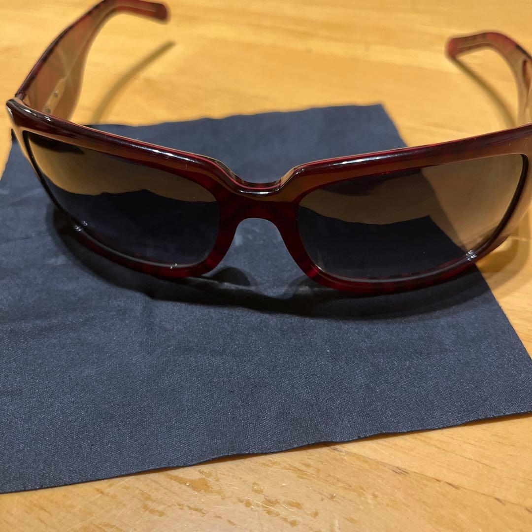 Burberry ダークレッド サングラス ケース付き