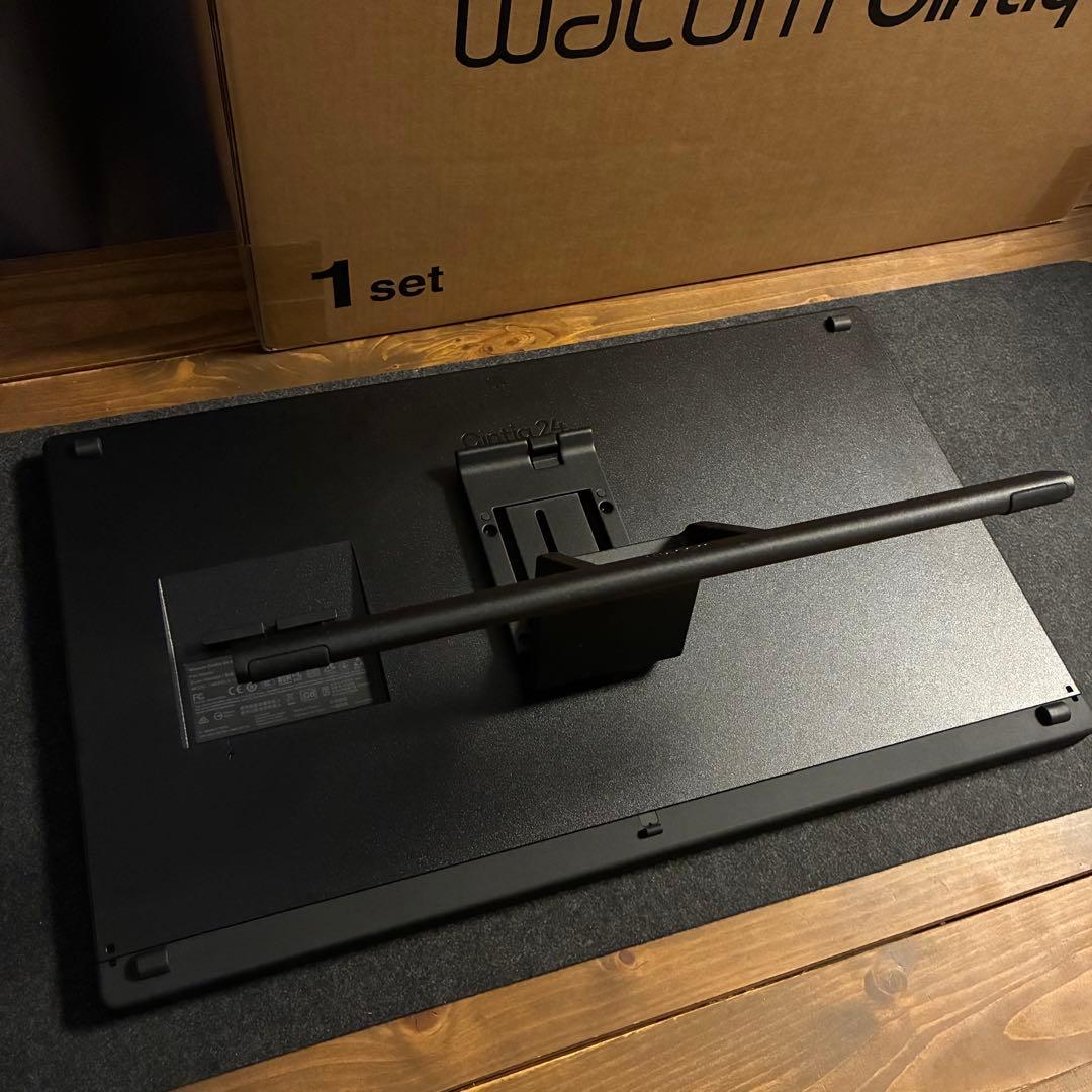 Wacom Cintiq 24 Touch (2025)+おまけ