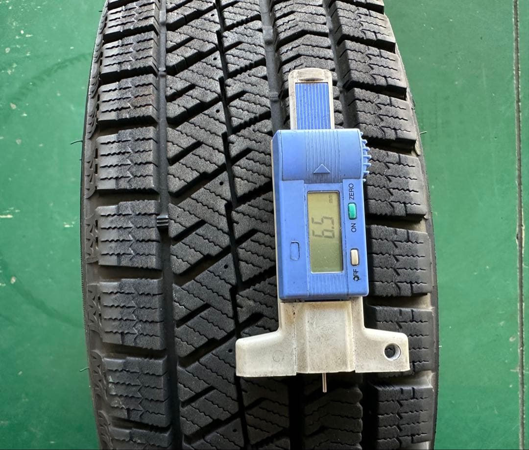 ナオ ブリヂストンBLIZZAK 155/65R14 VRX2 4本