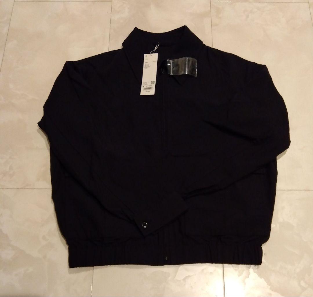 【新品タグ付き】ユニクロU　ショートブルゾン　ブラック　M　UNIQLO