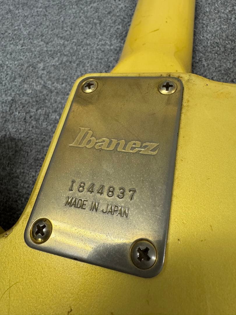 Ibanez ROADSTAR II エレキベース アイボリー