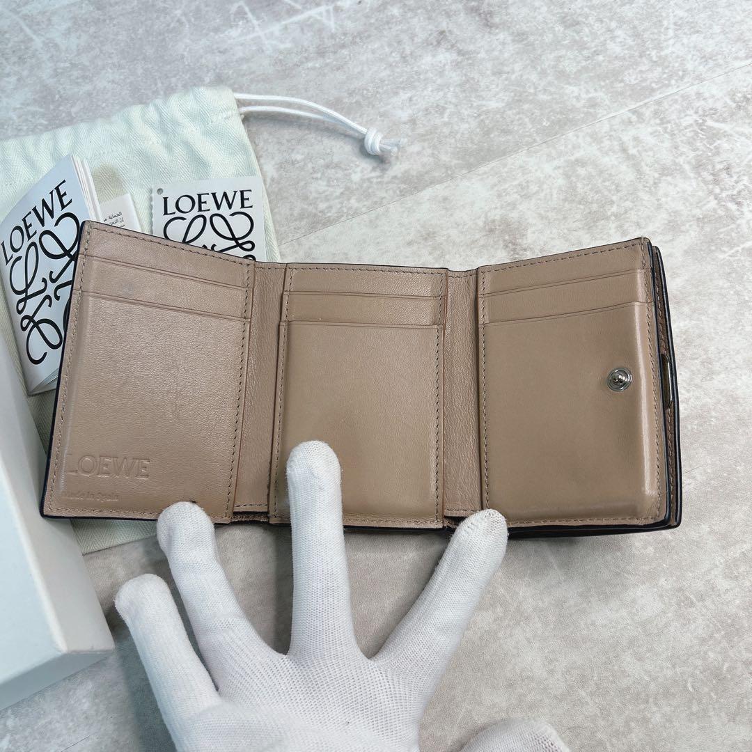 美品✨ LOEWE ロエベ トライフォールド 三つ折り財布 サンド 箱 袋付き