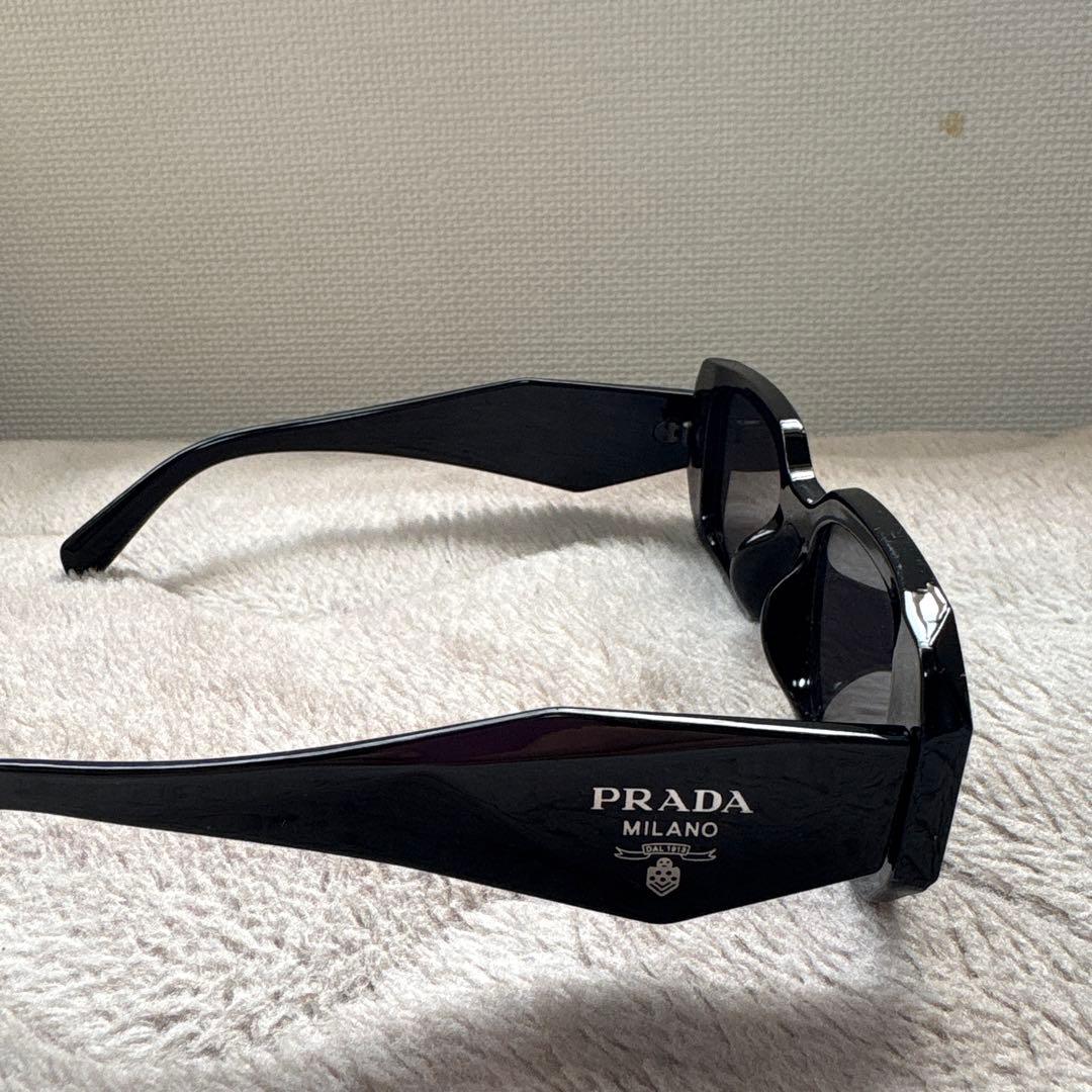 PRADA ミラノ ブラック サングラス