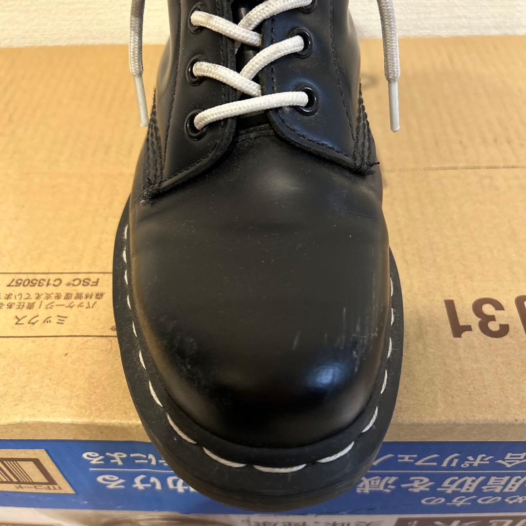 Dr.Martens ホワイトステッチ 8ホールブーツ