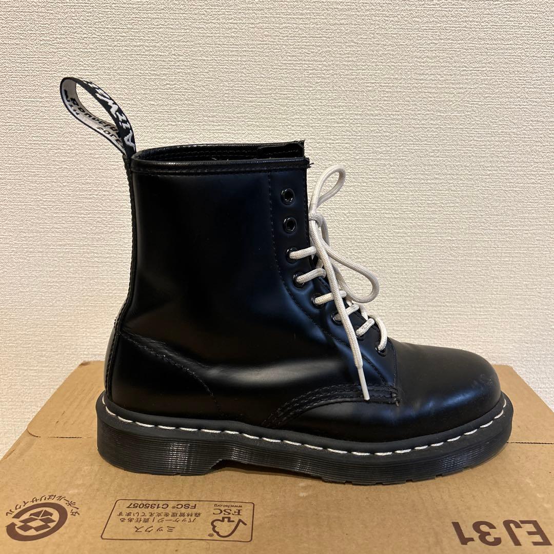 Dr.Martens ホワイトステッチ 8ホールブーツ