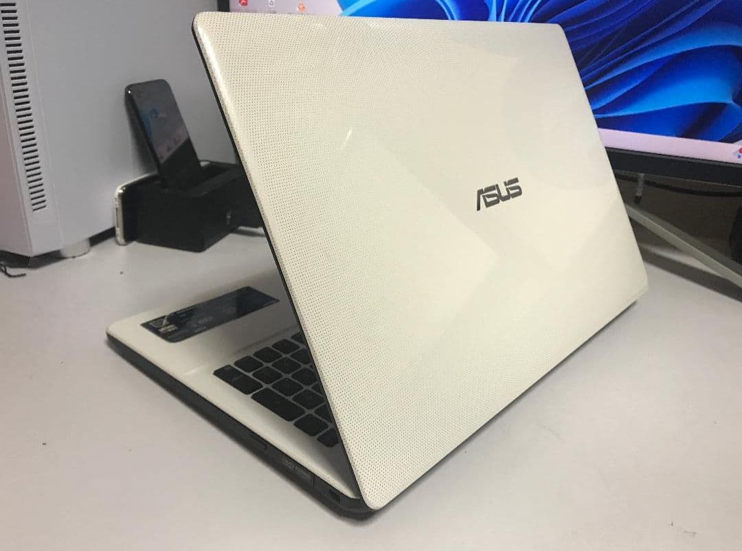 ASUS 15.6インチ ノートPC Windows 11