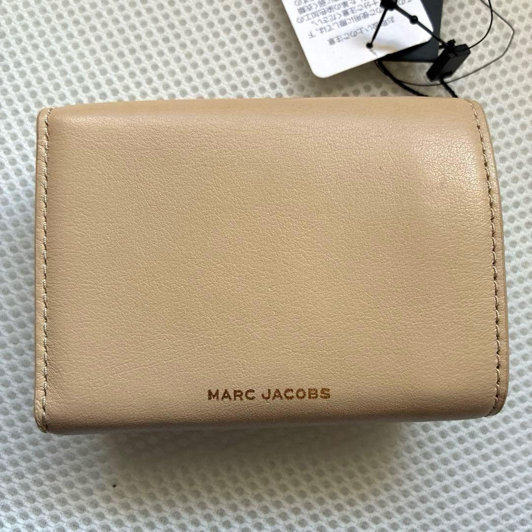 新品　マークジェイコブス　三つ折り財布　ミニ財布　ベージュ