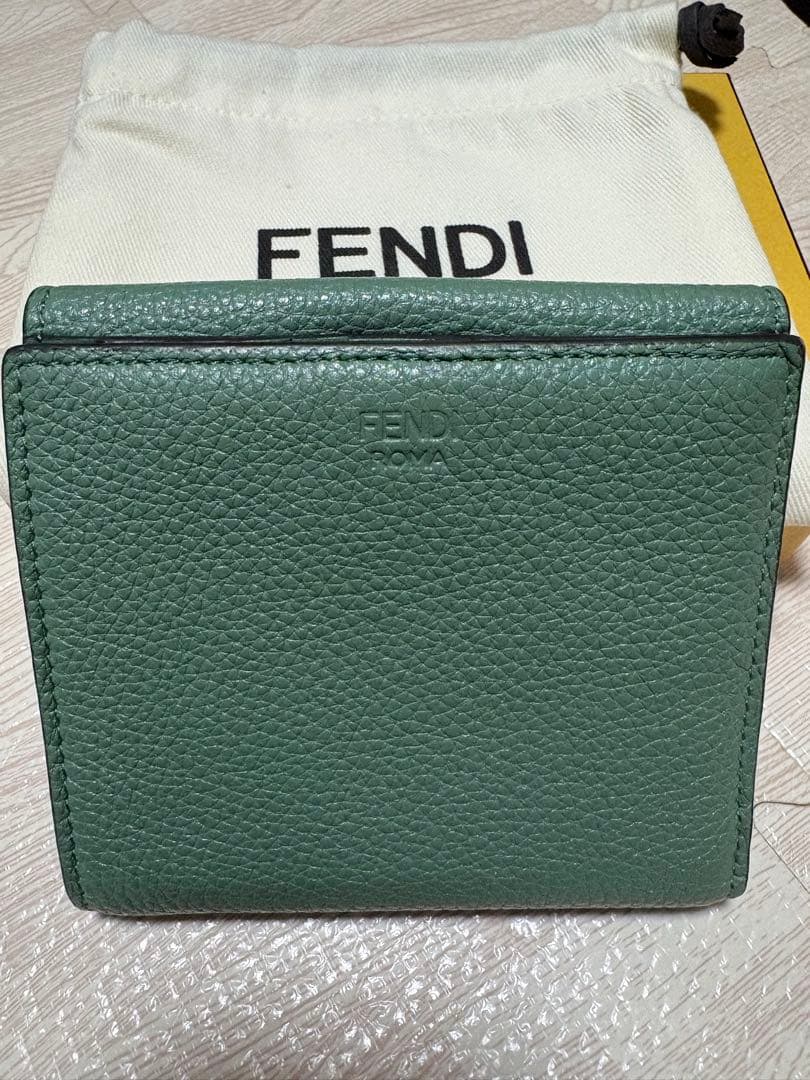 ⭐︎anzi⭐︎ 　FENDIフェンディ　財布　グリーン