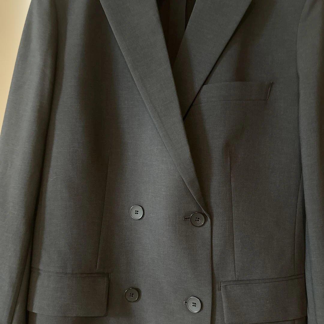 美品　UNIQLO：C 感動ダブルジャケットリラックスフィット　ダークグレー　M